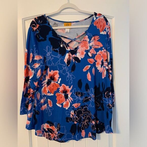 Ruby Rd. Hibiscus Print Top Size L Cross Over Style V-Neck - Picture 1 of 3